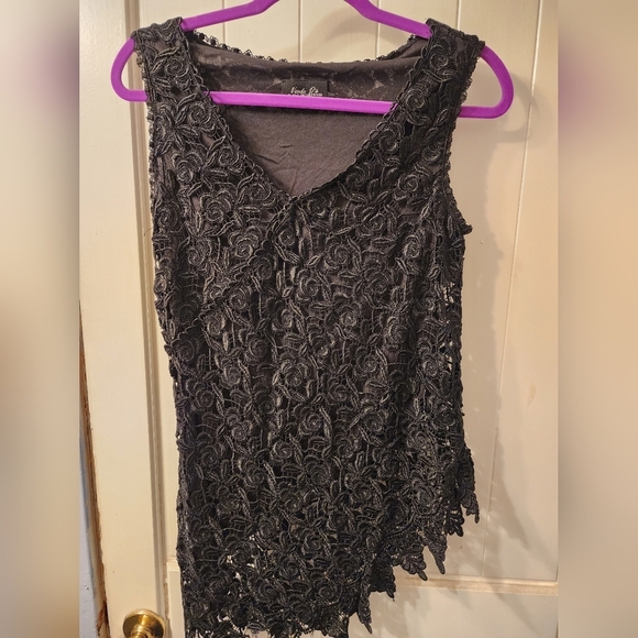 Black Lace asymmetrical Tank Top - Picture 2 of 5